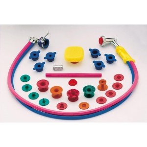 Zestaw elementów i akcesoriów AquaVibron ułożonych na białym tle.