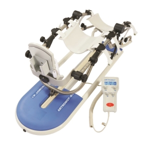 Szyna CPM Artromot K1 do ćwiczeń stawu kolanowego i biodrowego, widok z góry z panelem sterującym