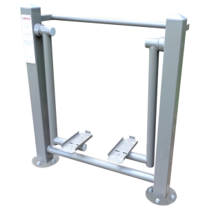 Biegacz – zewnętrzne urządzenie treningowe z podestami do ćwiczeń ruchu nóg i poprawy koordynacji.