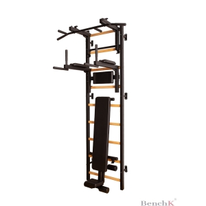 Drabinka gimnastyczna BenchK 700B z poręczą do dipsów i ławką treningową.