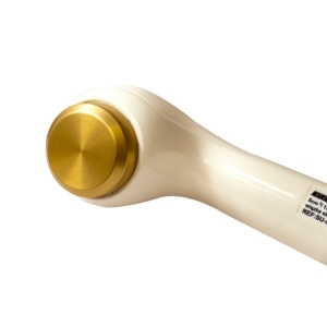 Zbliżenie głowicy ultradźwiękowej SU-5 z metalową końcówką zabiegową.