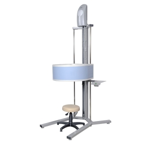 Pionizator do magnetoterapii z regulowaną wysokością aplikatora i siedziskiem do terapii.