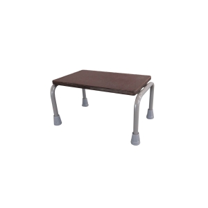 Schodek metalowy pojedynczy z ciemnym stopniem i stabilną konstrukcją stalową.