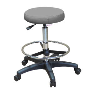 Taboret PL3 z kółkami i podnóżkiem, z regulowaną wysokością i szarym tapicerowanym siedziskiem.