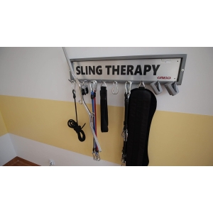 Wieszak KINESIS do przechowywania podwieszek, linek i akcesoriów używanych w terapii Sling.