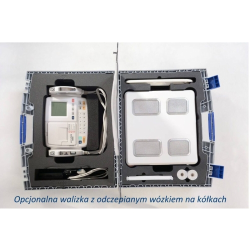 Analizator składu ciała ACCUNIQ BC310 bez kolumny umieszczony w walizce transportowej.