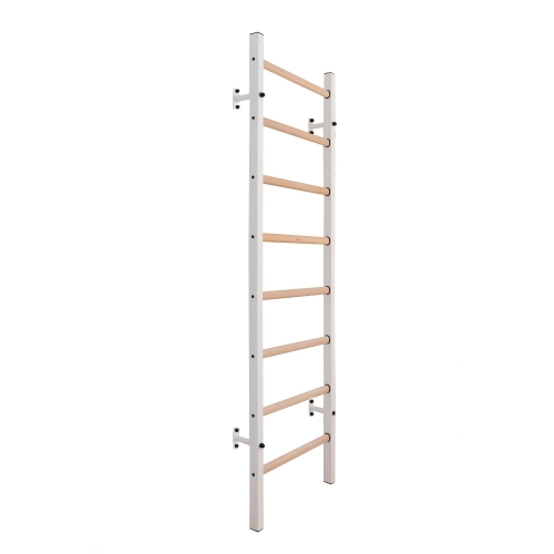Drabinka BenchK w białej metalowej ramie z ośmioma bukowymi szczeblami, widok z boku.
