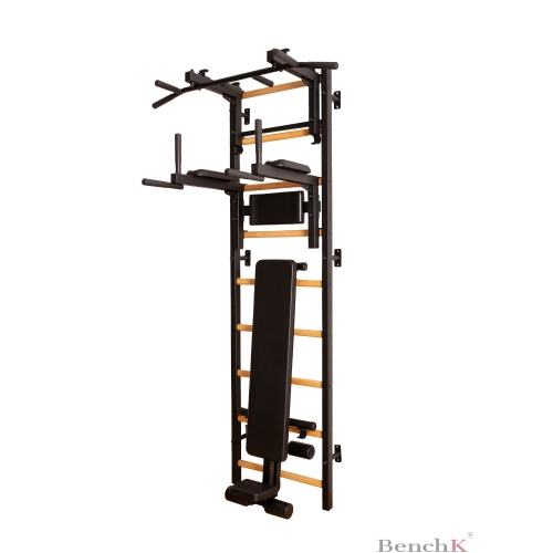 Drabinka gimnastyczna BenchK 700B z poręczą do dipsów i ławką treningową.