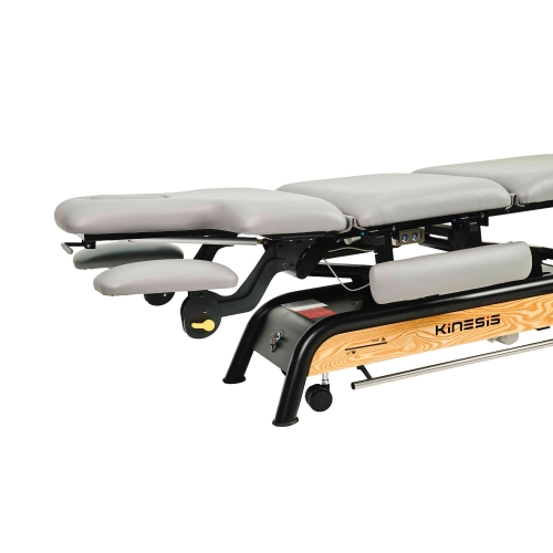 Segment podgłówka i podłokietników stołu MILTON MTA – widok zbliżony.