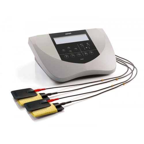 Etius – aparat do elektroterapii z panelem sterującym i podłączonymi elektrodami.