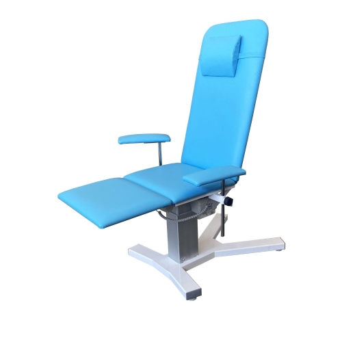 Fotel zabiegowy FZ-K w pozycji półleżącej – regulowane oparcie i segment podnóżka.