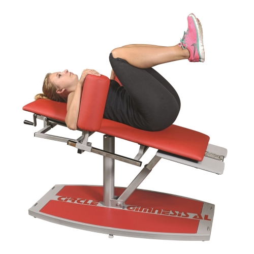 Gymnesis Circle AL podczas ćwiczeń – użytkowniczka wykonująca trening z podparciem bocznym.