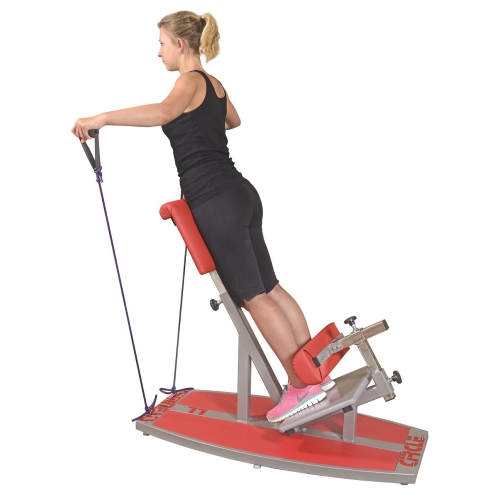 Trening z taśmami oporowymi na urządzeniu Gymnesis Circle LL w pozycji stojącej z podparciem.