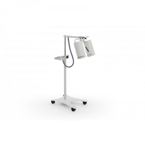 Podwójna lampa Solmed zamocowana na regulowanym statywie z podstawą na kółkach.