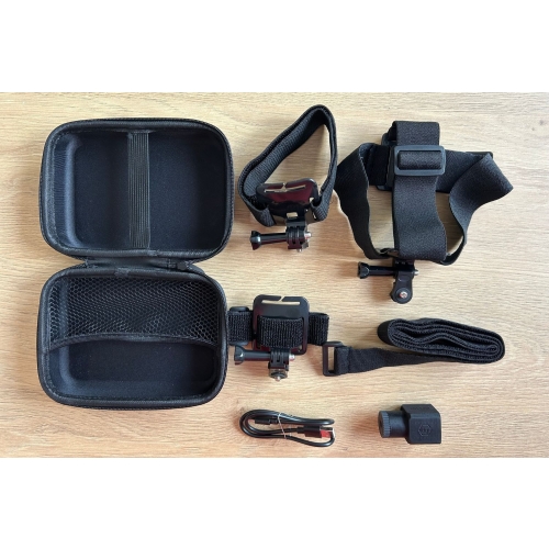 Zestaw laserowego trenera kręgosłupa szyjnego z pasami, uchwytami i etui.