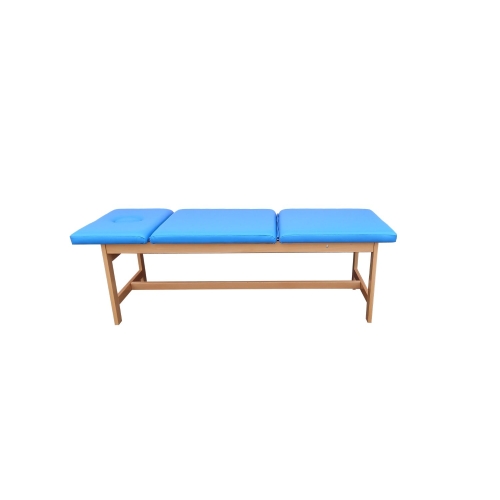 Leżanka drewniana KLD 3-częściowa w pozycji płaskiej, z tapicerowanym trzema segmentami.