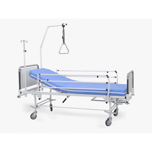 Łóżko rehabilitacyjne A-4 G z materacem i regulacją oparcia, przeznaczone do opieki nad pacjentem.