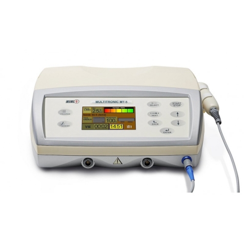 Aparat Multitronic MT-5 do elektroterapii z kolorowym wyświetlaczem oraz podłączonymi przewodami zabiegowymi.