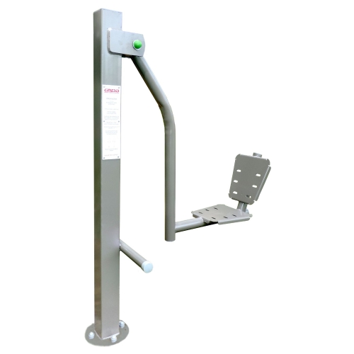 Prasa nożna do ćwiczeń siłowych kończyn dolnych, montowana na stałe do podłoża.