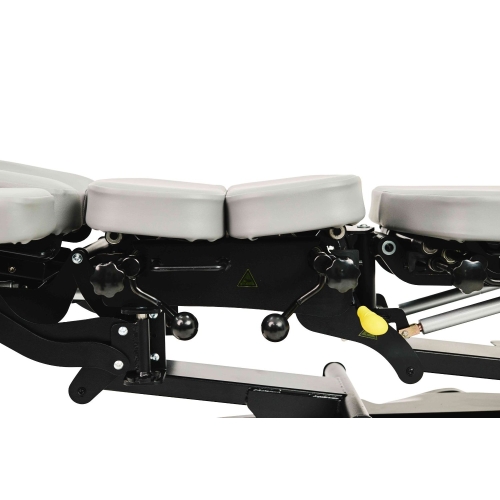 Mechanizmy regulacji środkowych segmentów stołu Herrington 480.