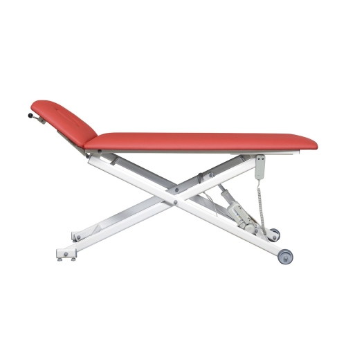 Stół rehabilitacyjny CROSS 2 w pozycji pośredniej z regulacją nachylenia zagłówka.