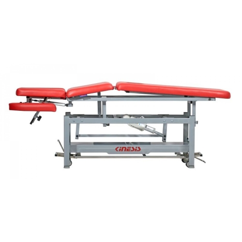 Stół rehabilitacyjny PRO 3 KINESIS w pozycji pochyłej z regulacją wszystkich segmentów leża.