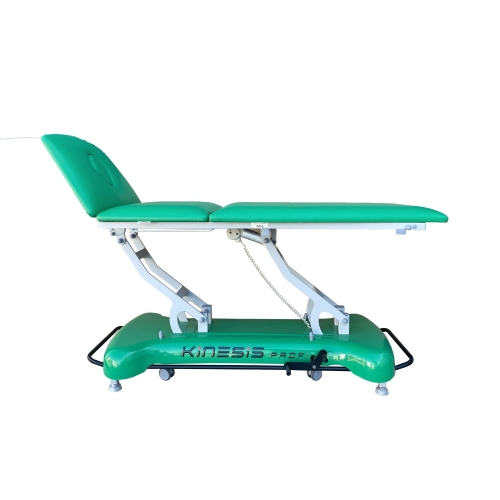 Elektryczny stół rehabilitacyjny PROFI 3 Plus w pozycji leżącej, widok boczny.